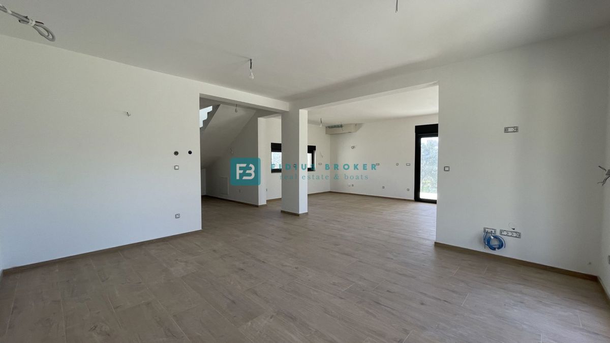 VODICE, novogradnja, samostojna luksuzna vila, bazen