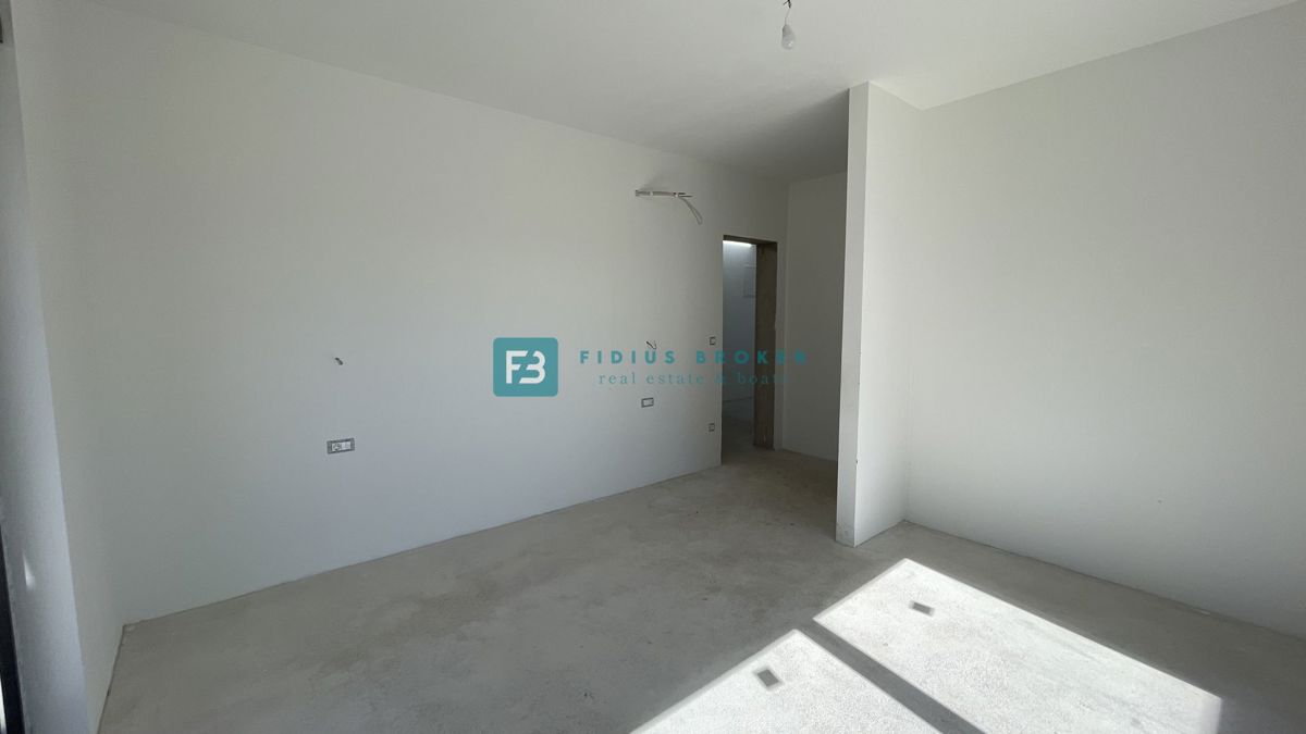 VODICE, novogradnja, samostojna luksuzna vila, bazen