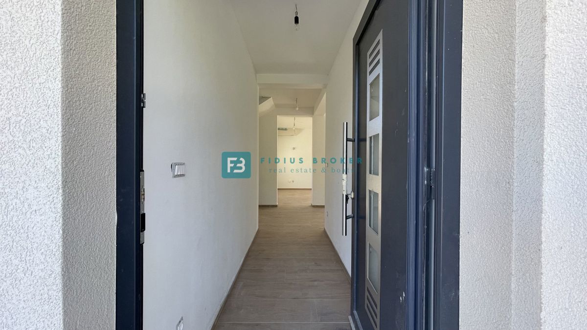 VODICE, novogradnja, samostojna luksuzna vila, bazen