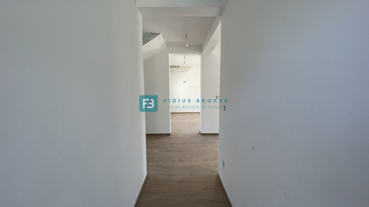 VODICE, novogradnja, samostojna luksuzna vila, bazen