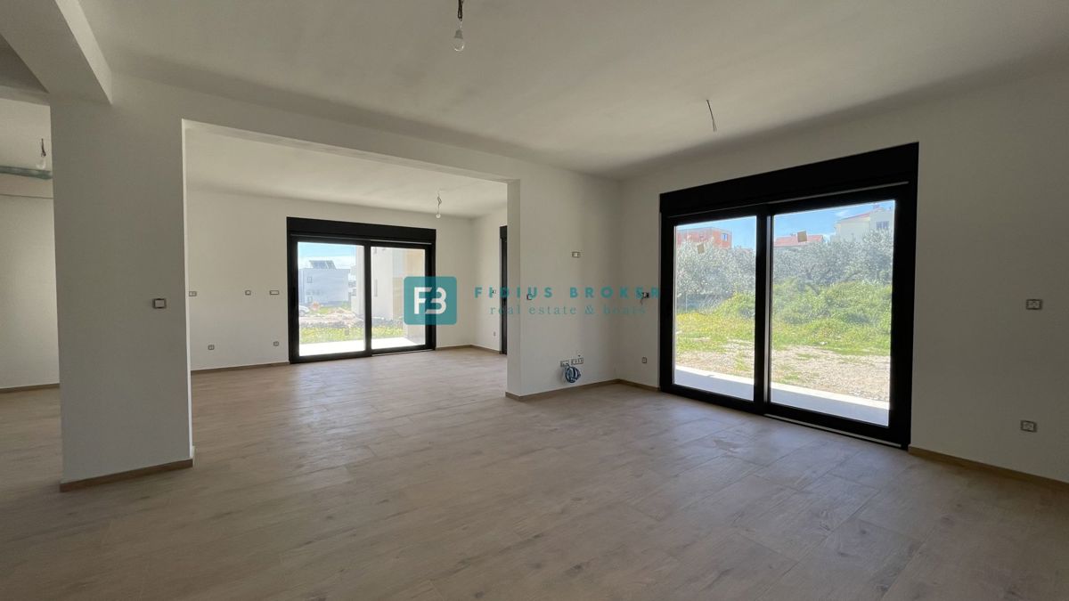 VODICE, novogradnja, samostojna luksuzna vila, bazen