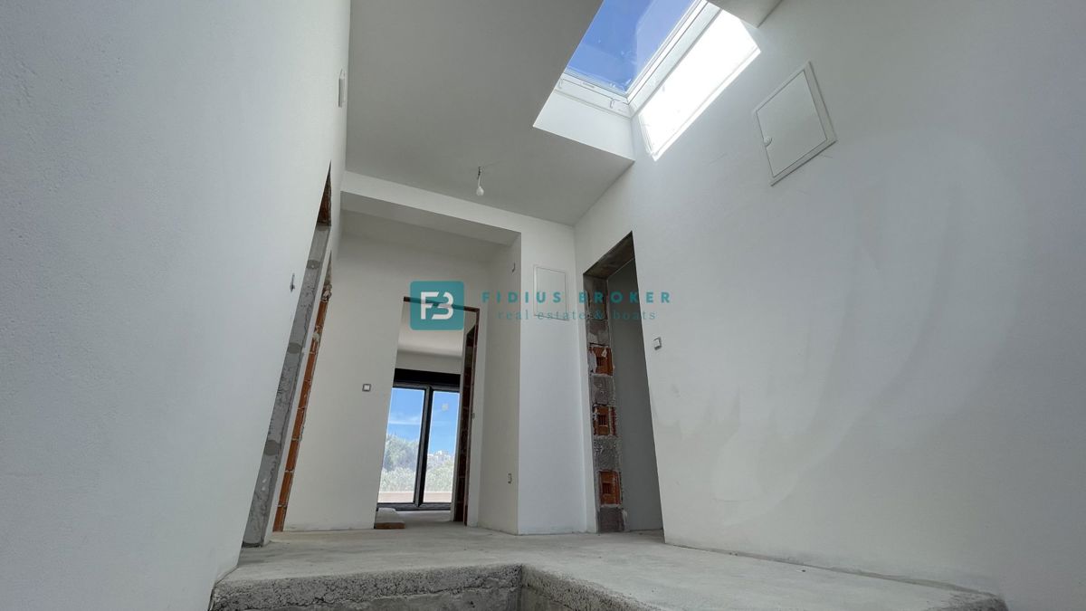 VODICE, novogradnja, samostojna luksuzna vila, bazen