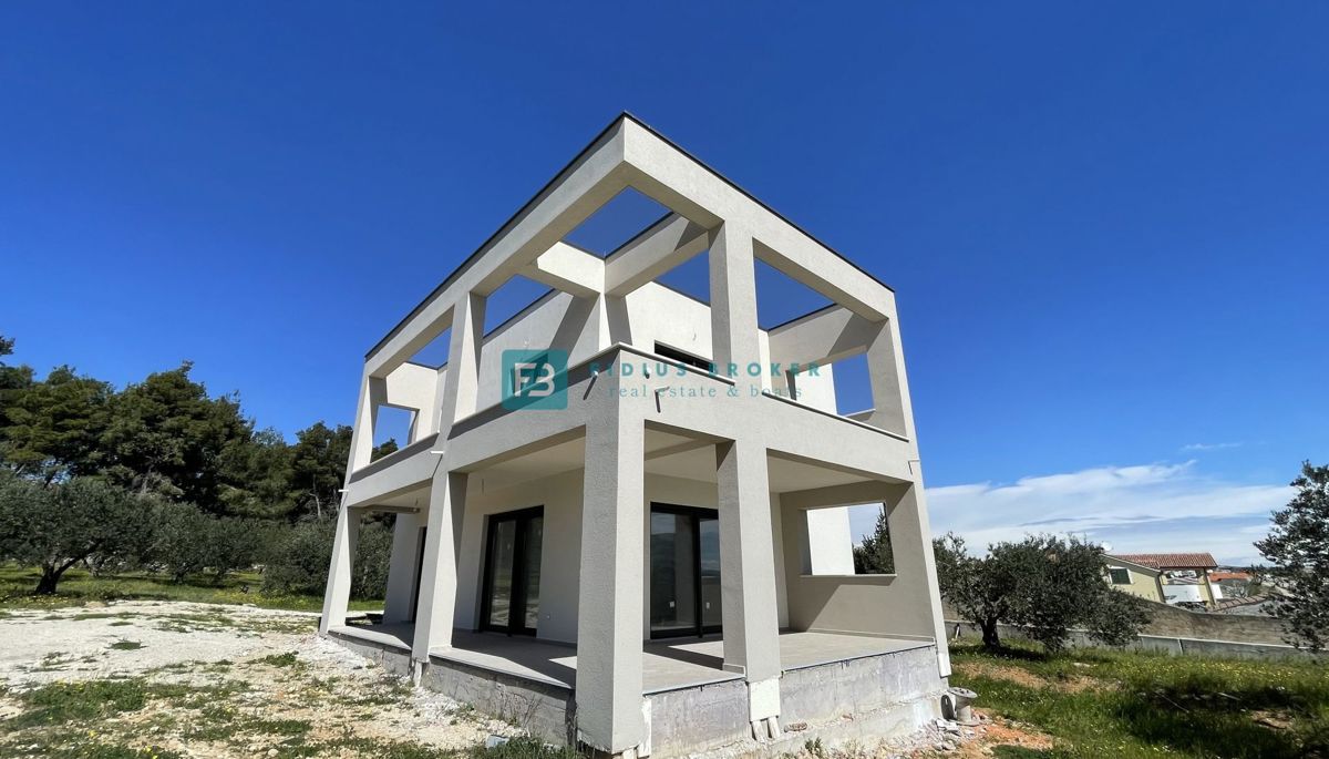 VODICE, novogradnja, samostojna luksuzna vila, bazen