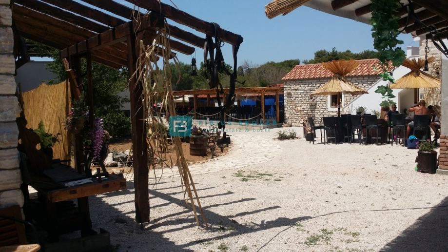 VODICE, vrhunska lokacija, 1. vrsta do morja, restavracije ob plaži
