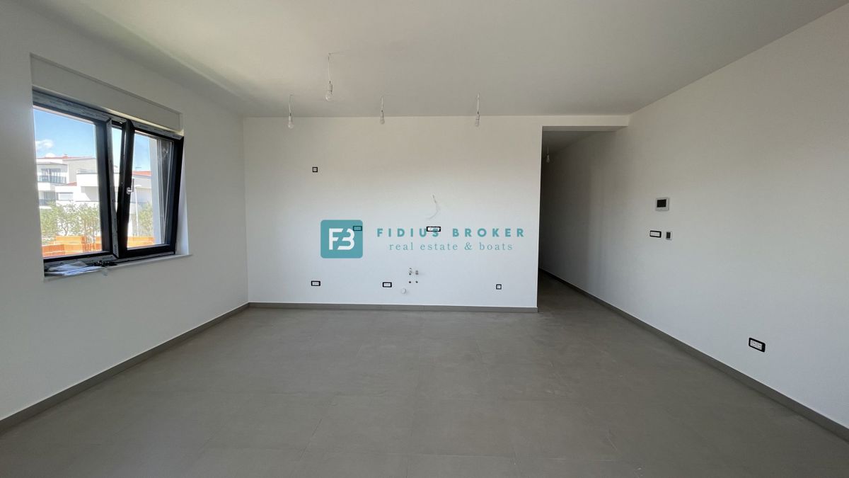 VODICE, novogradnja, moderno stanovanje, terasa, 2 spalnici