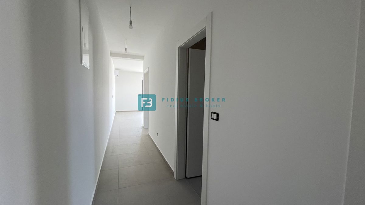 VODICE, novogradnja, moderno stanovanje, terasa, 2 spalnici