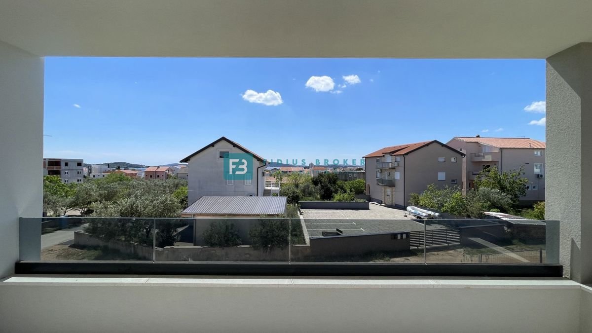 VODICE, novogradnja, moderno stanovanje, terasa, 2 spalnici