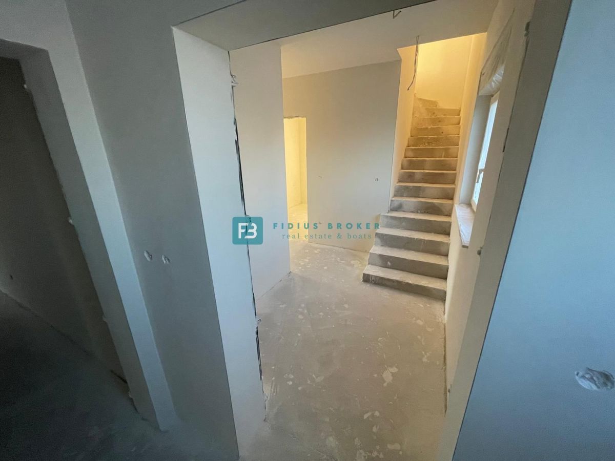 VODICE, novogradnja, dvoetažno stanovanje, pogled na morje, strešna terasa