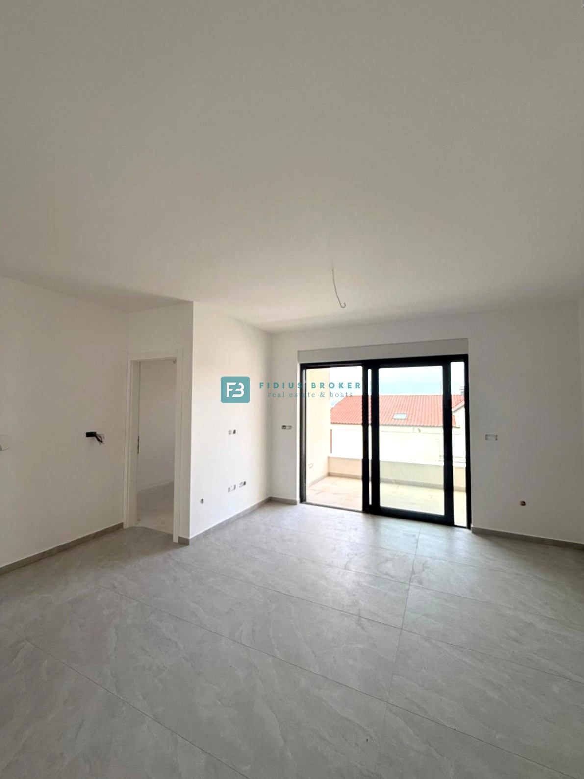 VODICE, novogradnja, 2. nadstropje, pogled na morje, mirna lokacija, S7