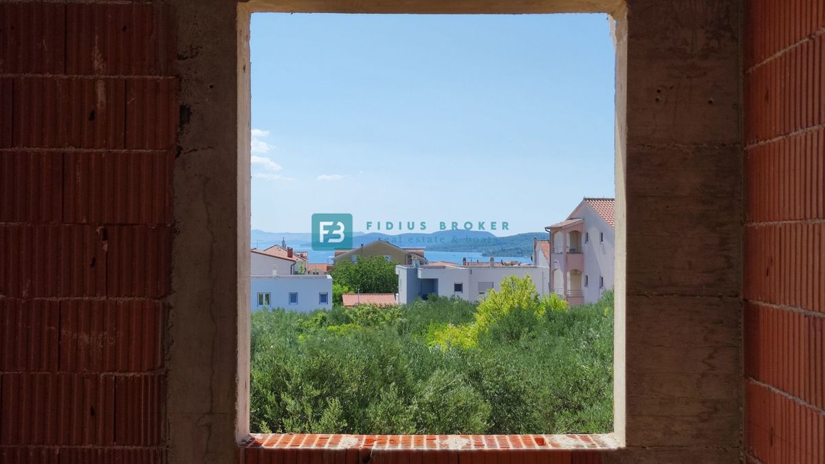 VODICE, novogradnja, 1. nadstropje, 3 spalnice, shramba