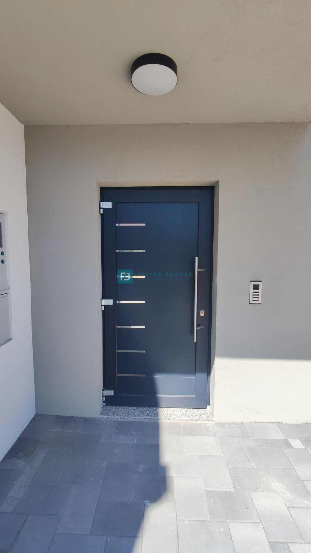 VODICE, novo, pravkar dokončano, 1. nadstropje, shramba, 2 parkirni mesti