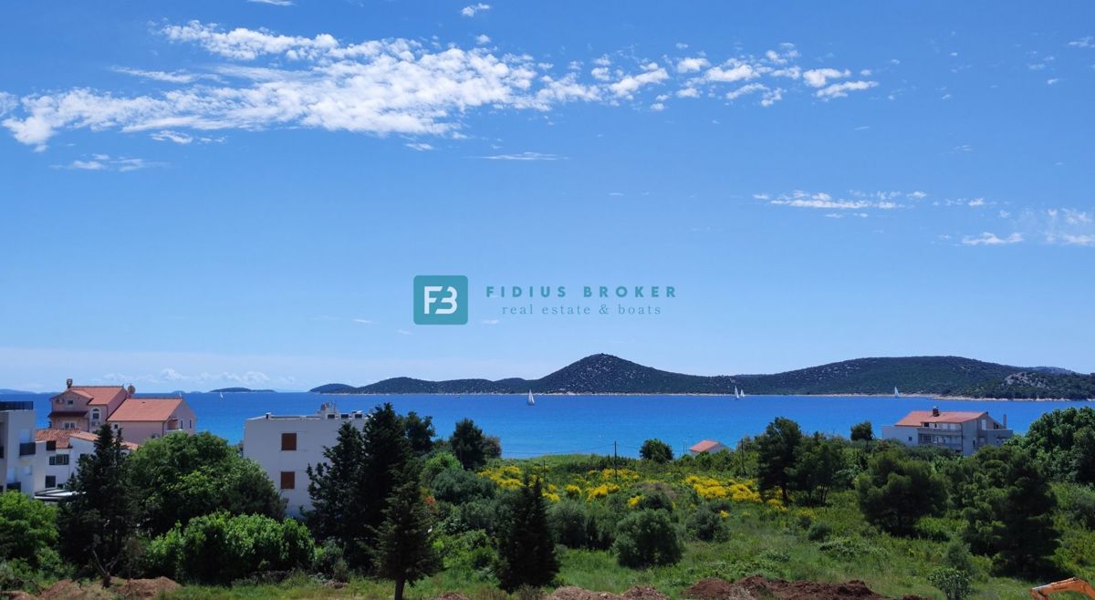 VODICE, novogradnja, 300 m od plaže, 2. nad., pogled na morje