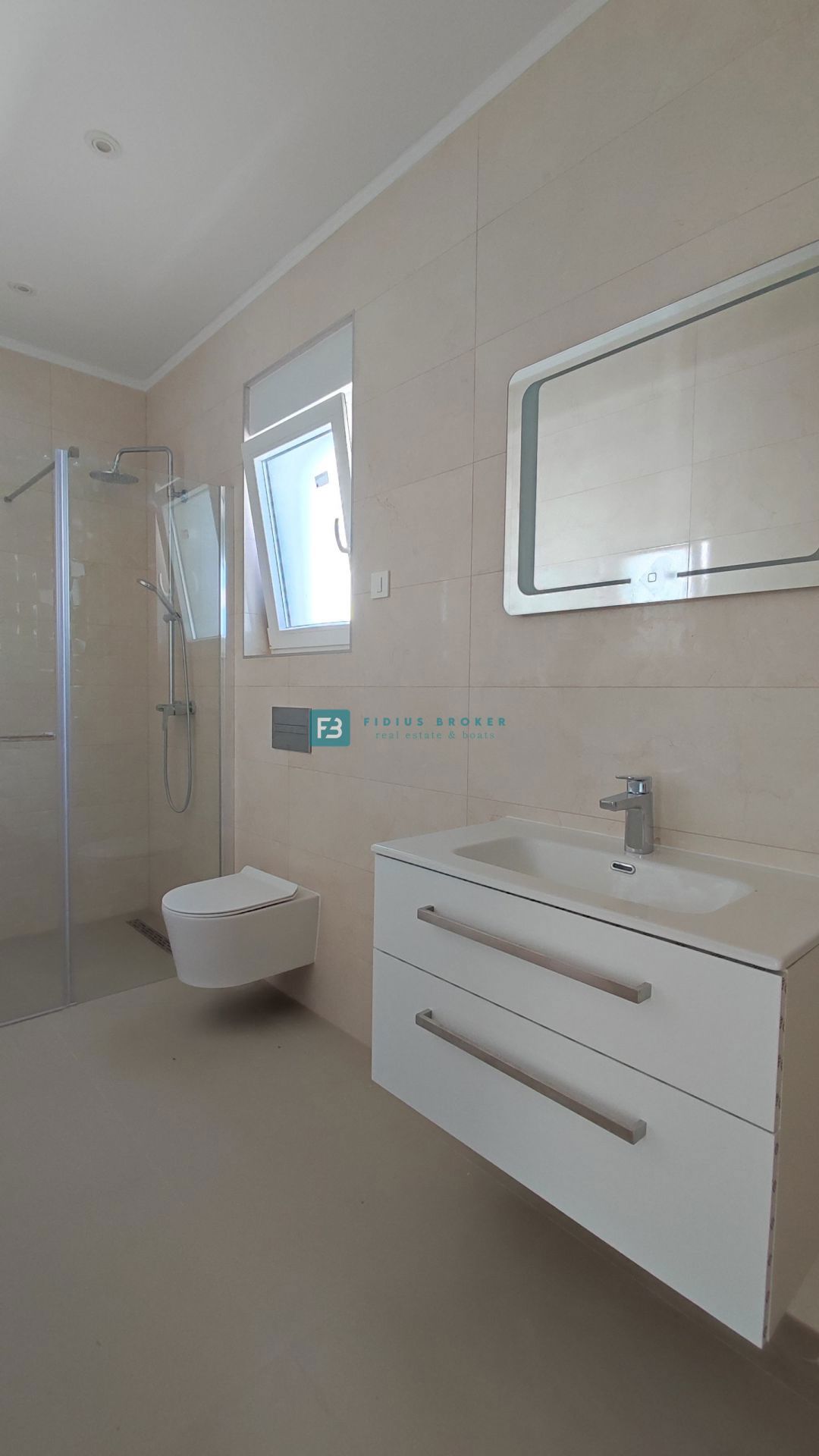 VODICE, novogradnja, dvojček, vrt 166 m2, mirna lokacija, S2