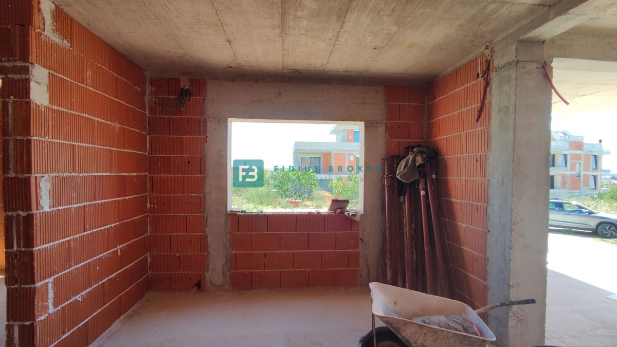VODICE, novogradnja, pritličje, vrt 51 m2, mirna lokacija