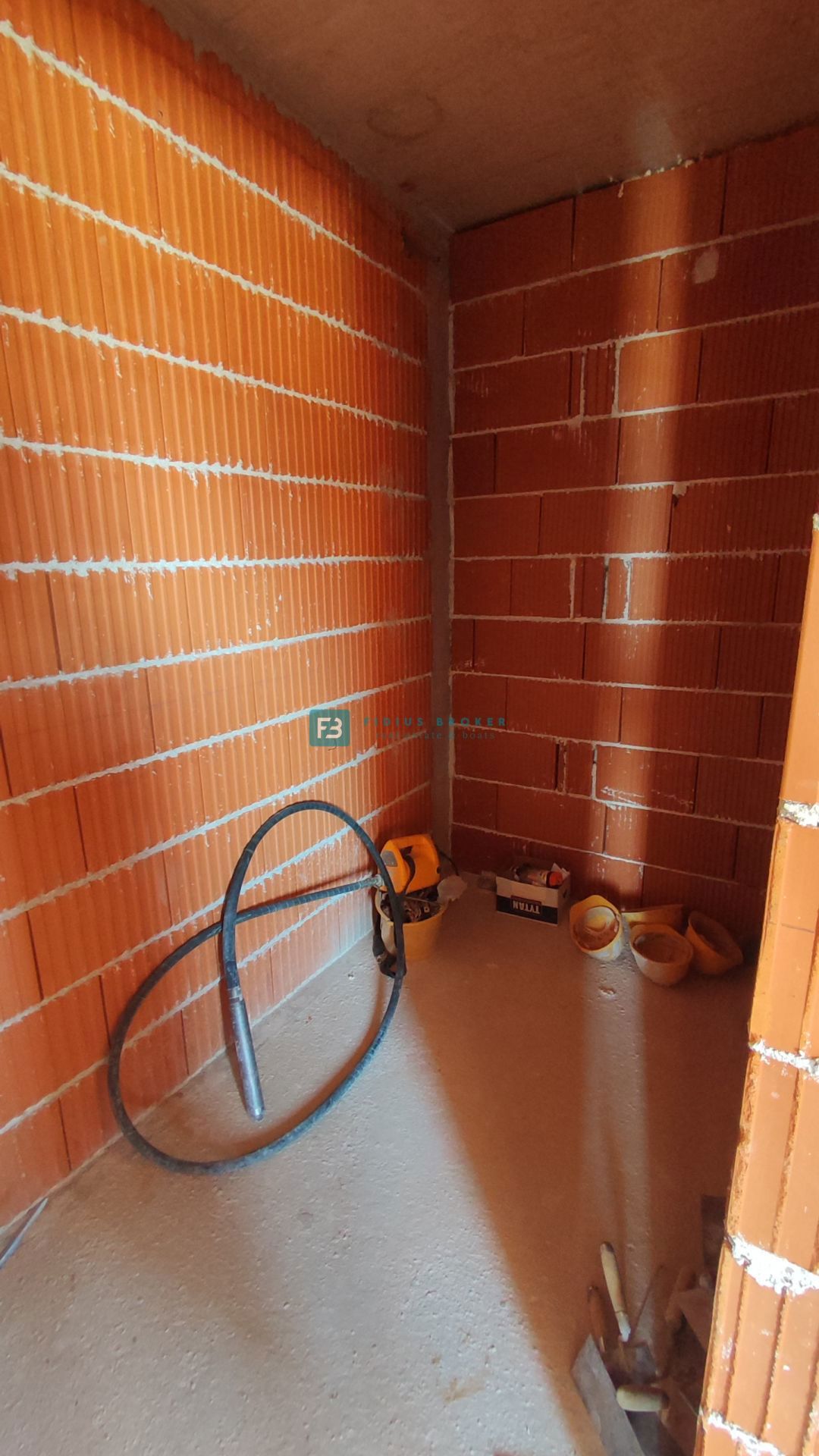 VODICE, novogradnja, pritličje, vrt 51 m2, mirna lokacija