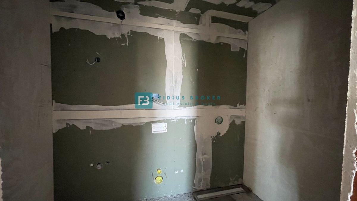 VODICE, novo, vrhunska lokacija, 50 m do plaže, pogled na morje, dvigalo