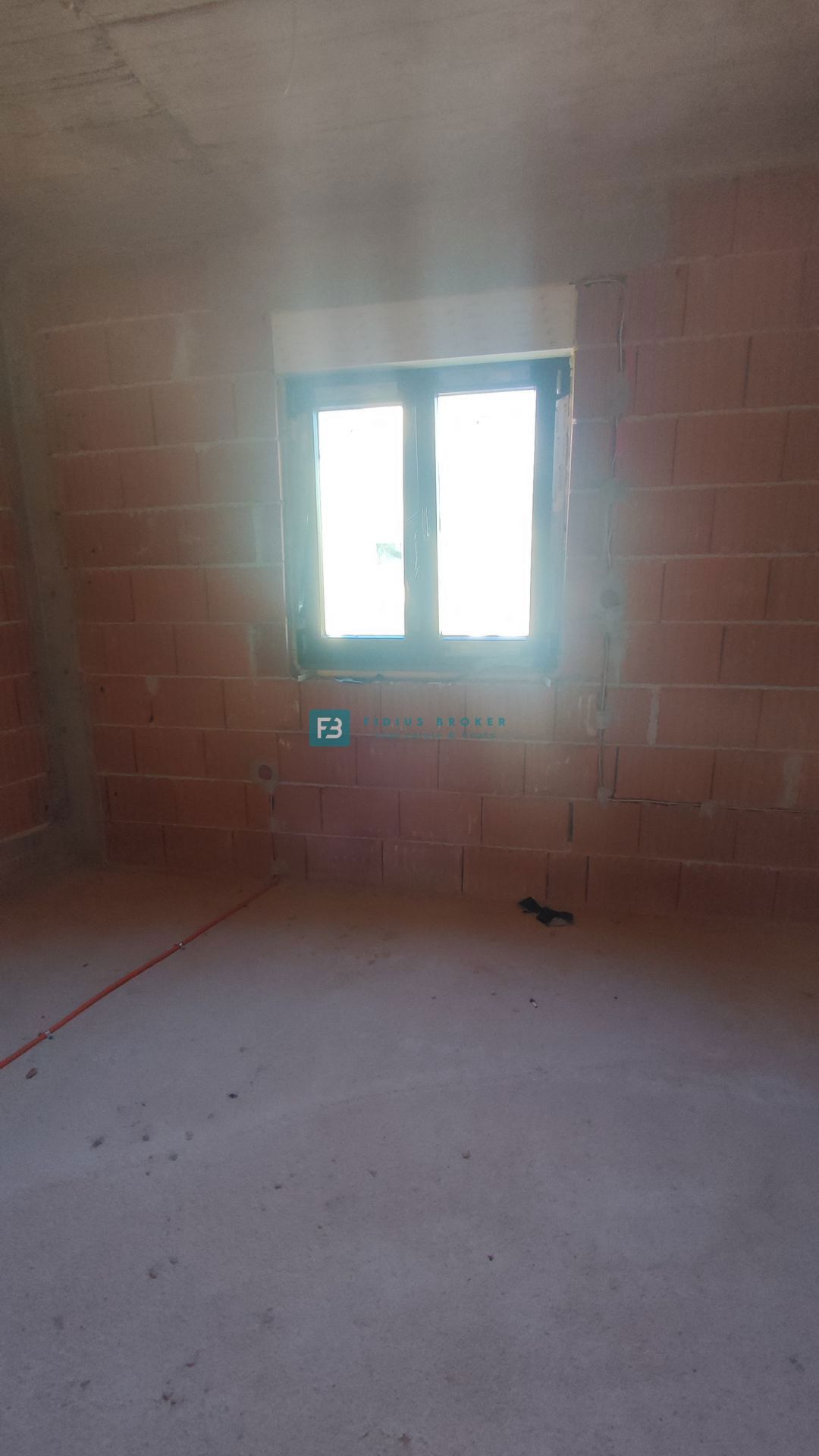 VODICE, novogradnja, dvojček, 650 m od morja, vrt 120 m2, S1