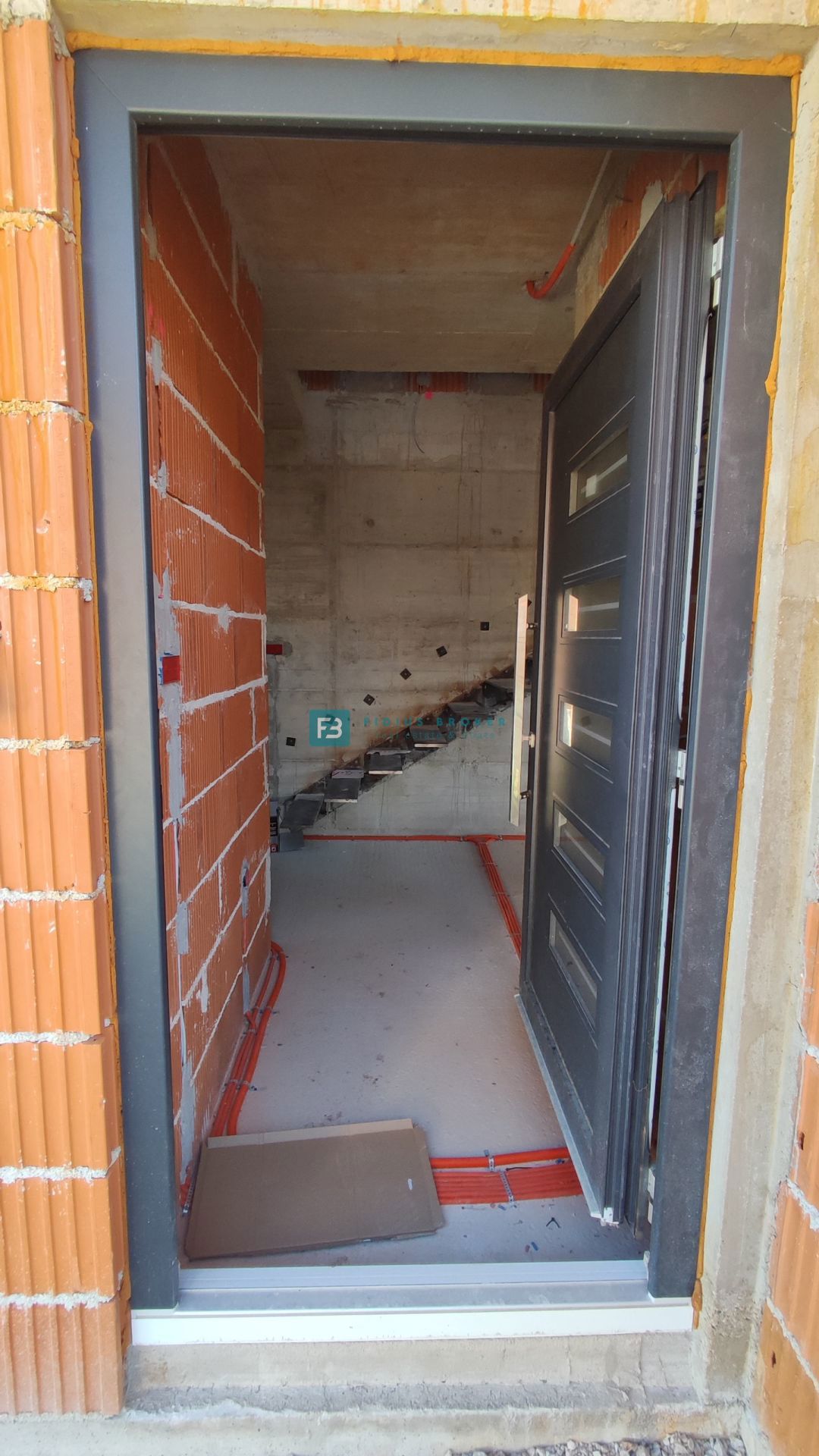 VODICE, novogradnja, dvojček, 650 m od morja, vrt 120 m2, S1