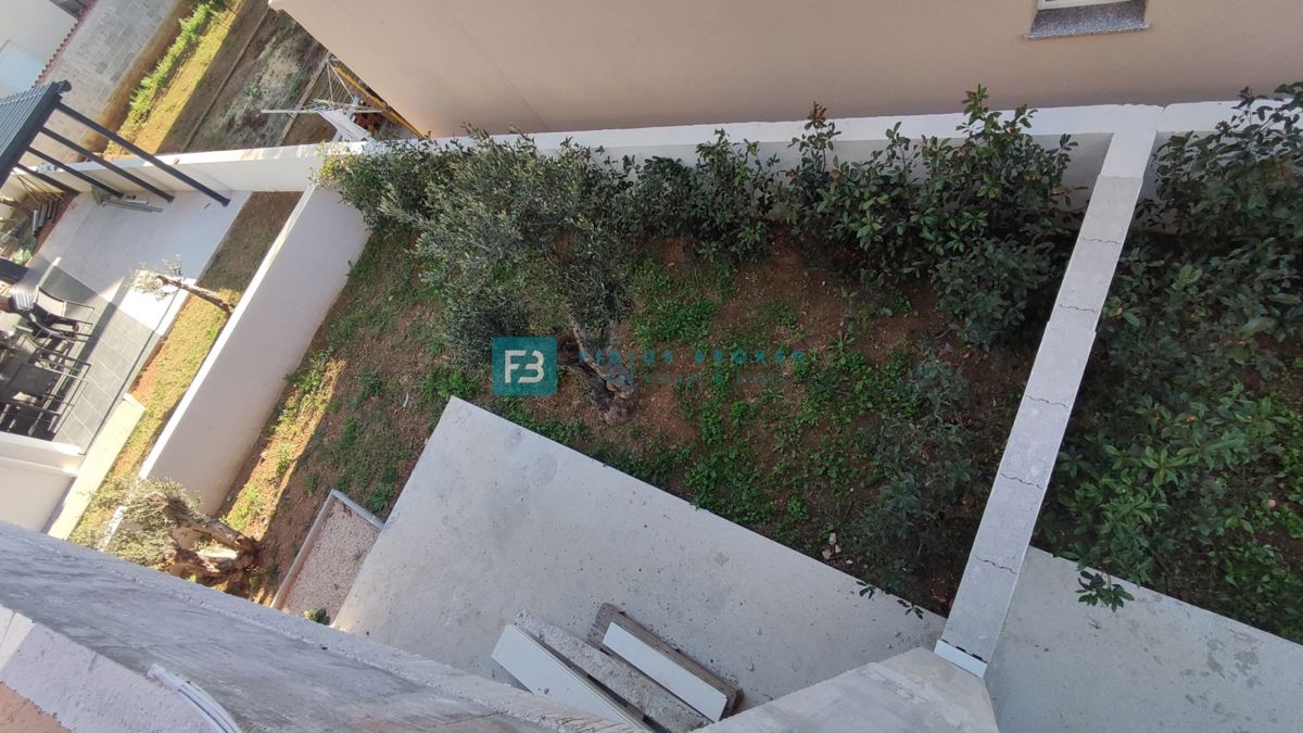 VODICE, novogradnja, dvojček, 650 m od morja, vrt 120 m2, S1