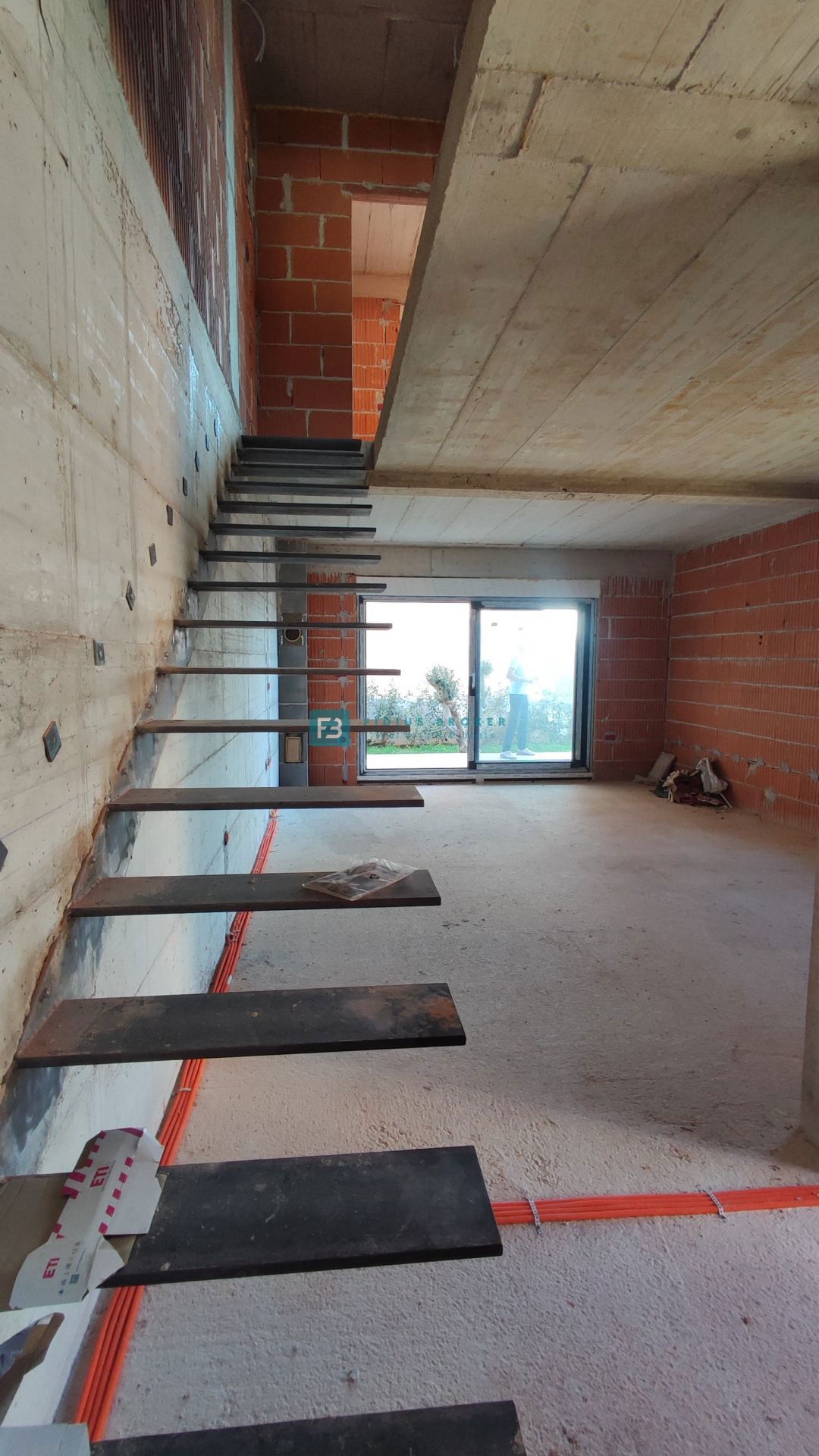 VODICE, novogradnja, dvojček, 650 m od morja, vrt 120 m2, S1