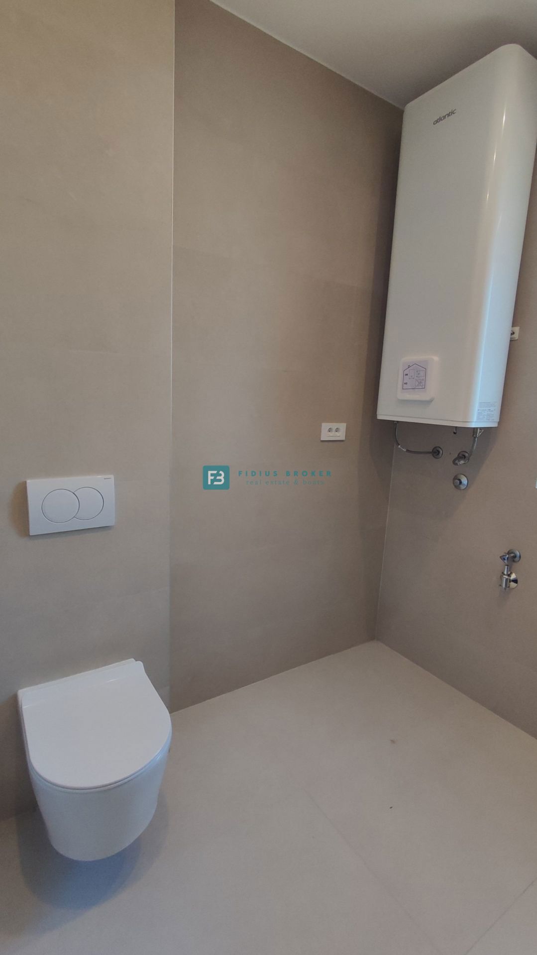 VODICE, novo, 350 m od plaže, pravkar dokončano, pogled na morje, shramba