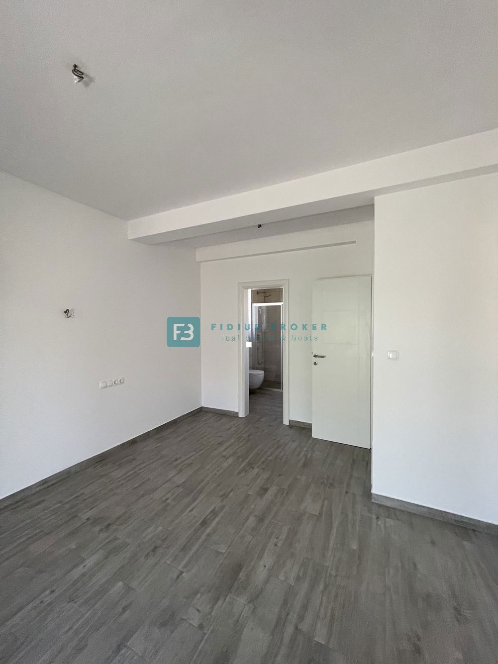 VODICE, novo, razgled, 350 m od morja, strešna terasa 127 m2