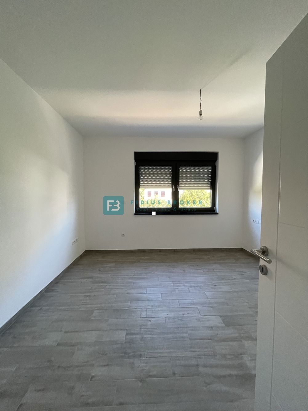 VODICE, novo, razgled, 350 m od morja, strešna terasa 127 m2