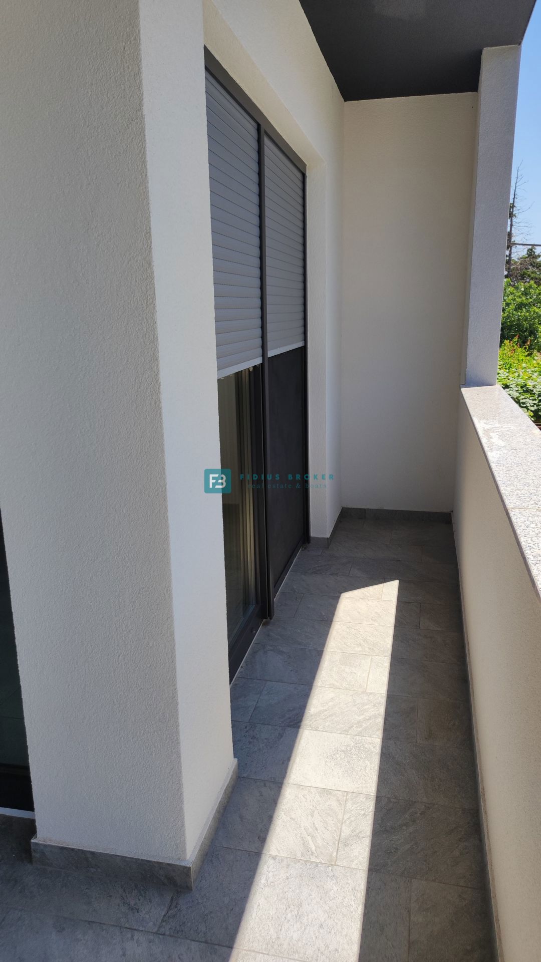 VODICE, novo, razgled, 350 m od morja, strešna terasa 127 m2