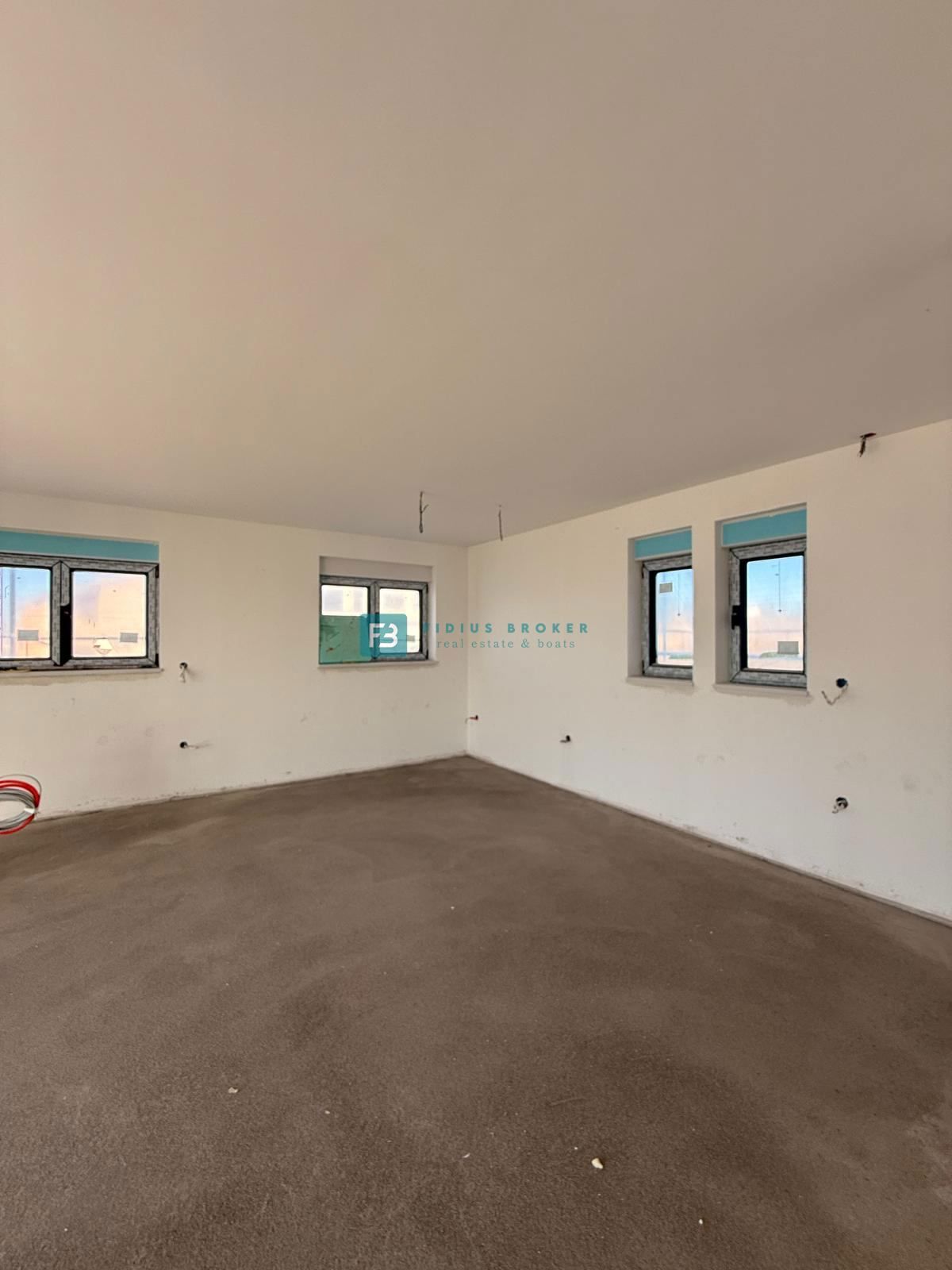 VODICE, novogradnja, 1. nadstropje, 3 spalnice, pogled na morje, shramba