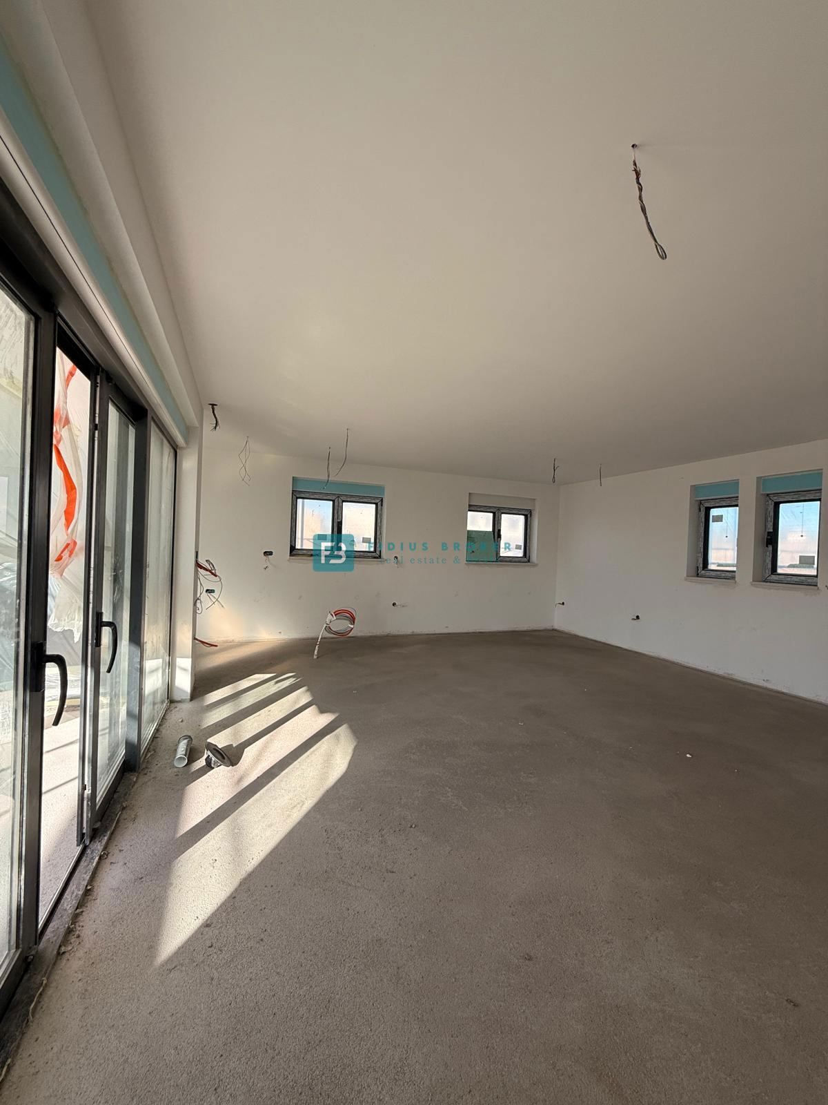 VODICE, novogradnja, 1. nadstropje, 3 spalnice, pogled na morje, shramba