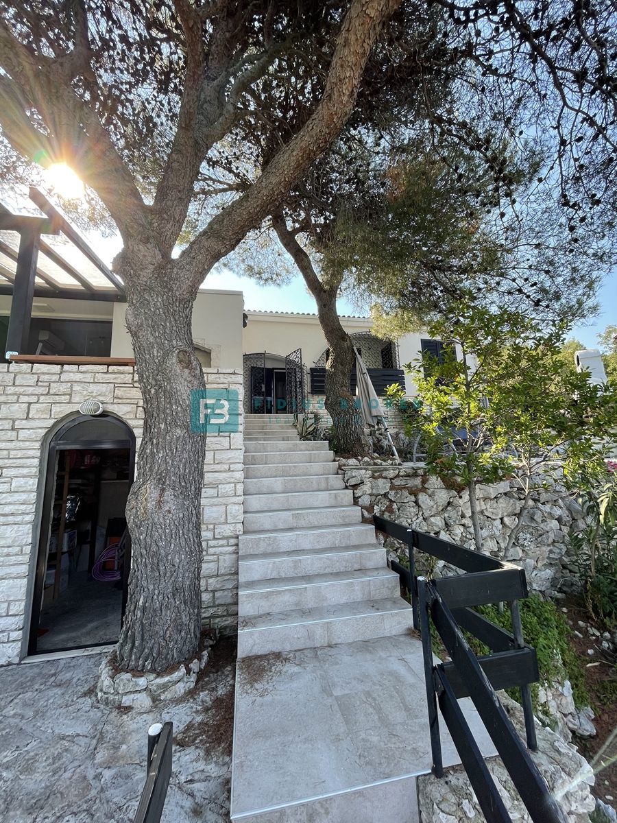 TISNO, čudovita samostojna hiša, 60 m od plaže, odprt pogled na morje