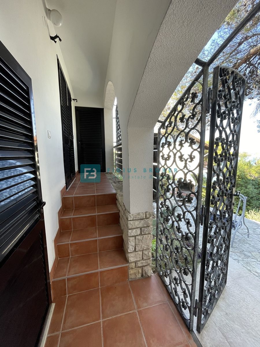 TISNO, čudovita samostojna hiša, 60 m od plaže, odprt pogled na morje