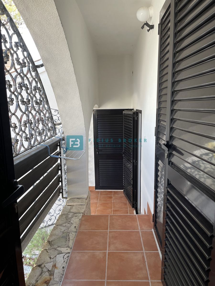 TISNO, čudovita samostojna hiša, 60 m od plaže, odprt pogled na morje