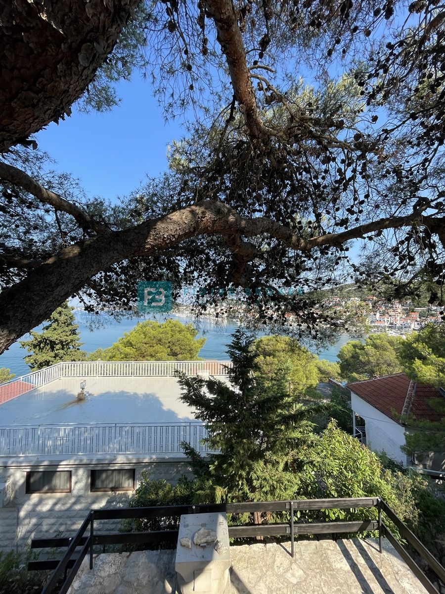 TISNO, čudovita samostojna hiša, 60 m od plaže, odprt pogled na morje