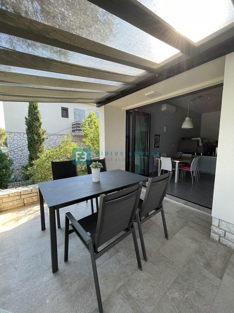 TISNO, čudovita samostojna hiša, 60 m od plaže, odprt pogled na morje