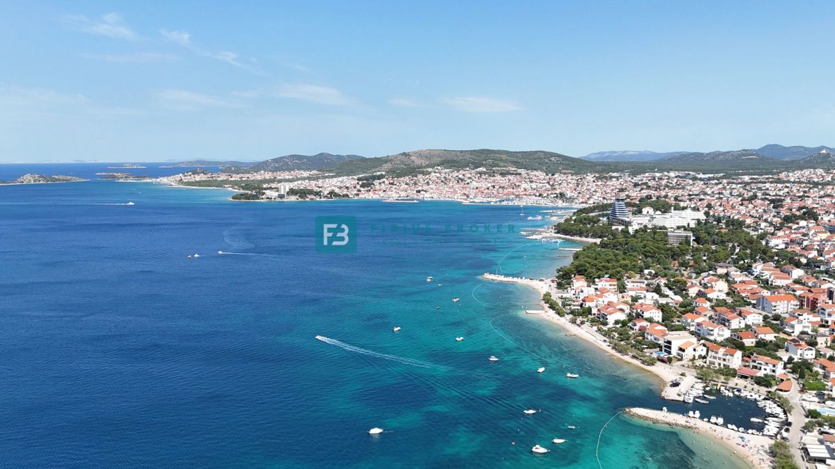 Zemljišče Vodice, 932m2