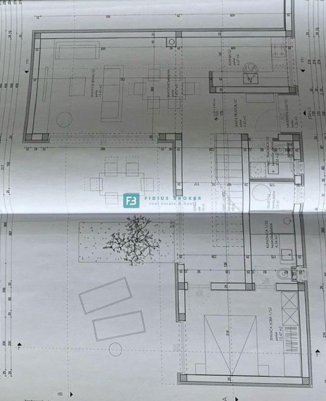 TRIBUNJ, nova, luksuzno opremljena hiša, bazen, pogled na morje