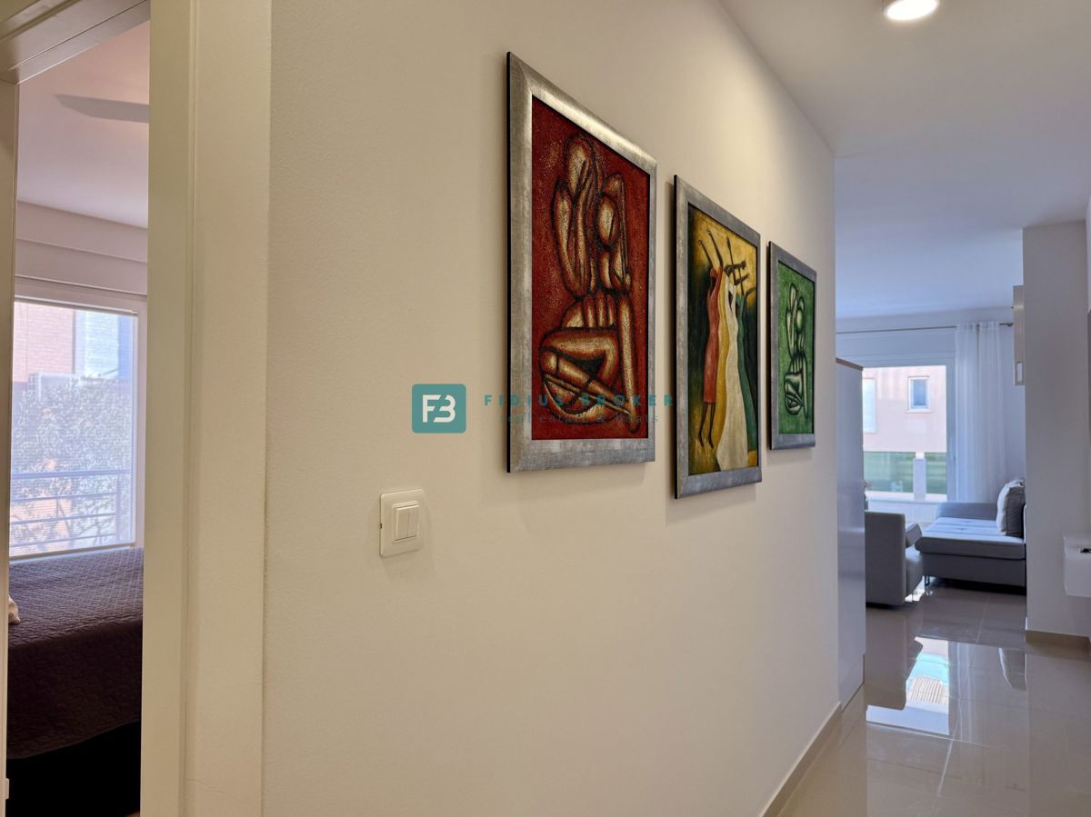 VODICE, novo, moderno opremljeno stanovanje, 600 m do plaže, shramba