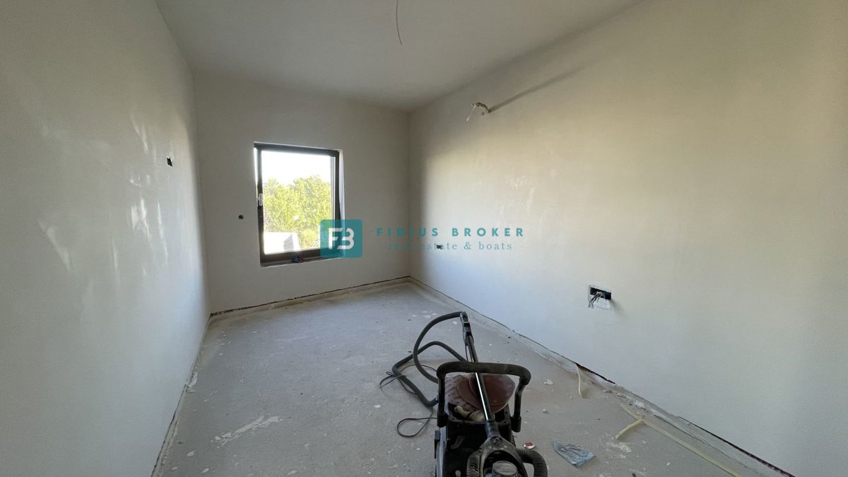 VODICE, novogradnja, 2. nad., pogled na morje, 3s, dvigalo, shramba