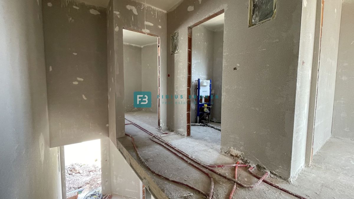 VODICE, novogradnja, moderna polsamostojna hiša, bazen, vrt 145 m2, S2