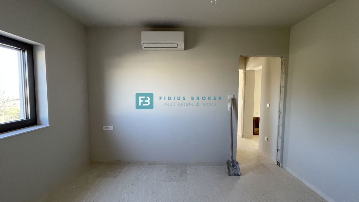 VODICE, novogradnja, pritličje, dvigalo, shramba