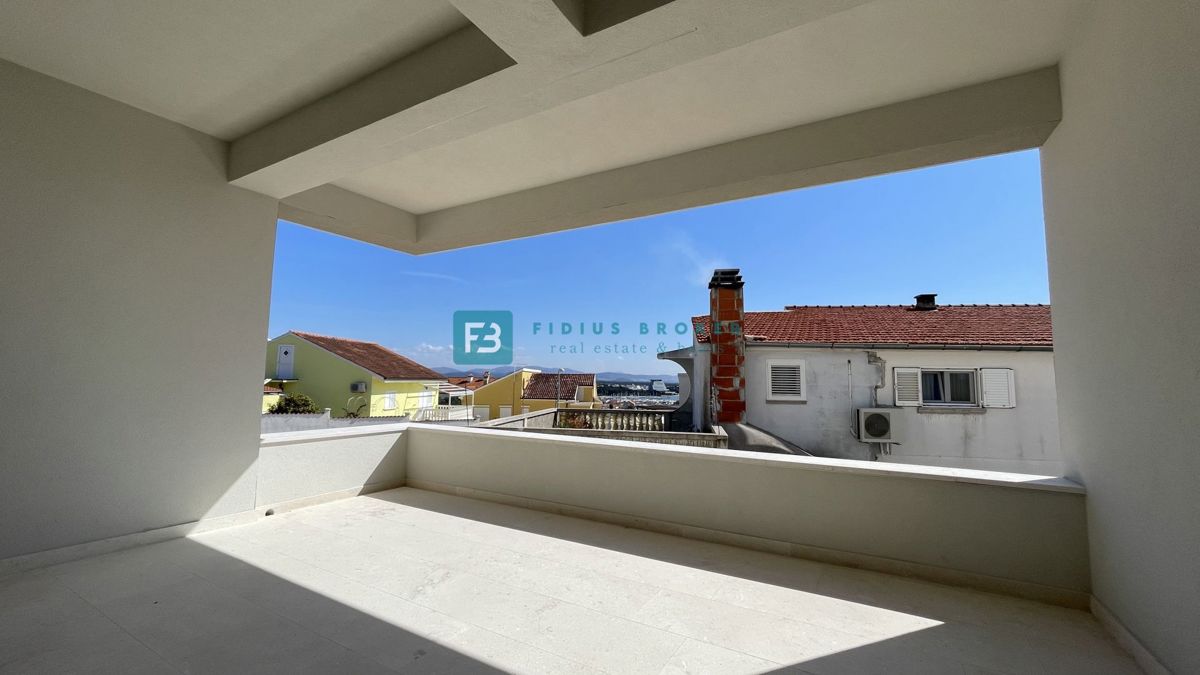 VODICE, novogradnja, pritličje, dvigalo, shramba