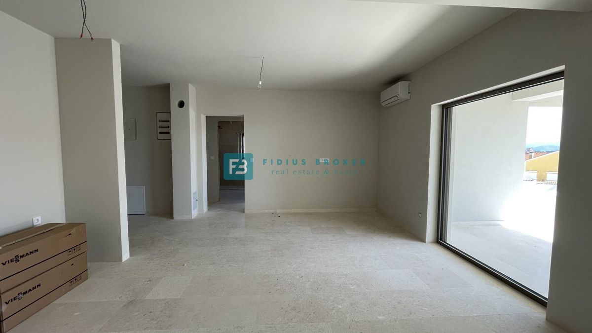 VODICE, novogradnja, pritličje, dvigalo, shramba