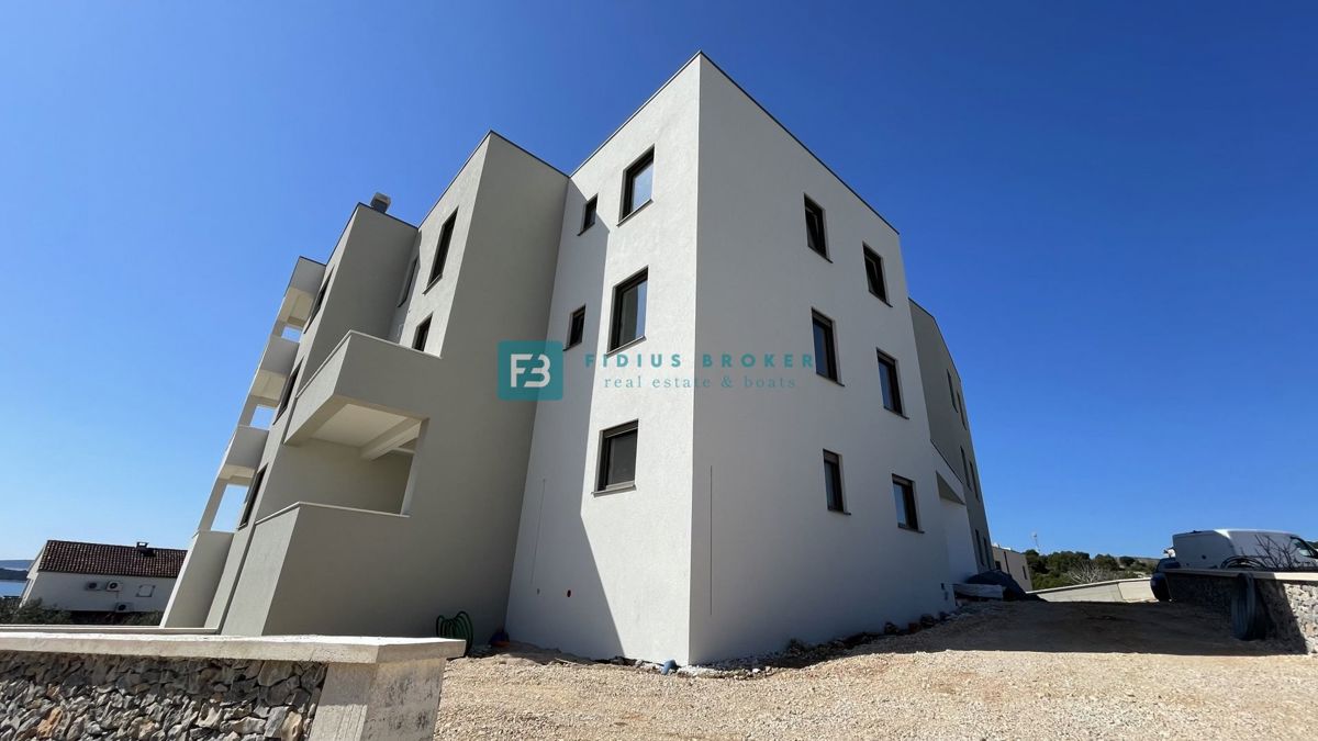 VODICE, novogradnja, pritličje, dvigalo, shramba