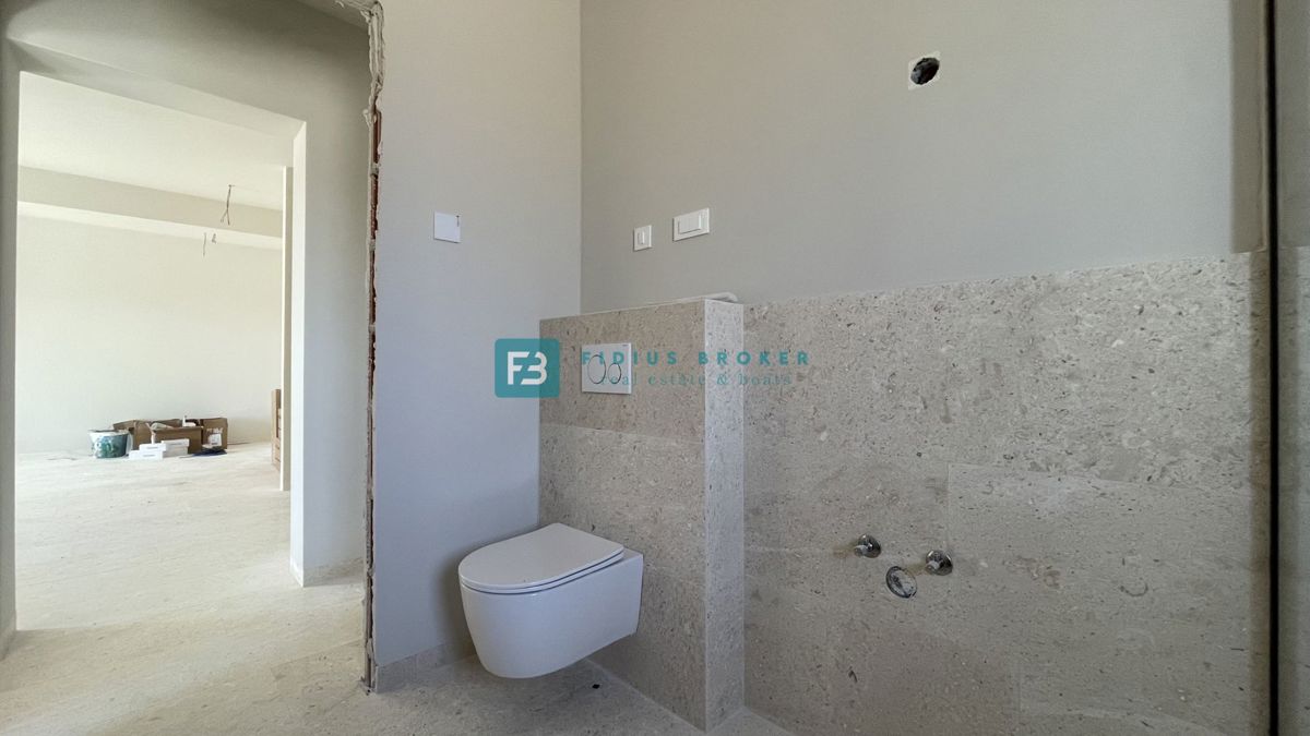 VODICE, novogradnja, pritličje, dvigalo, shramba