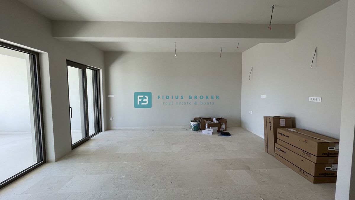 VODICE, novogradnja, pritličje, dvigalo, shramba