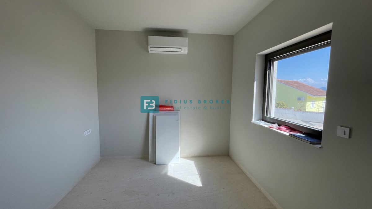 VODICE, novogradnja, pritličje, dvigalo, shramba