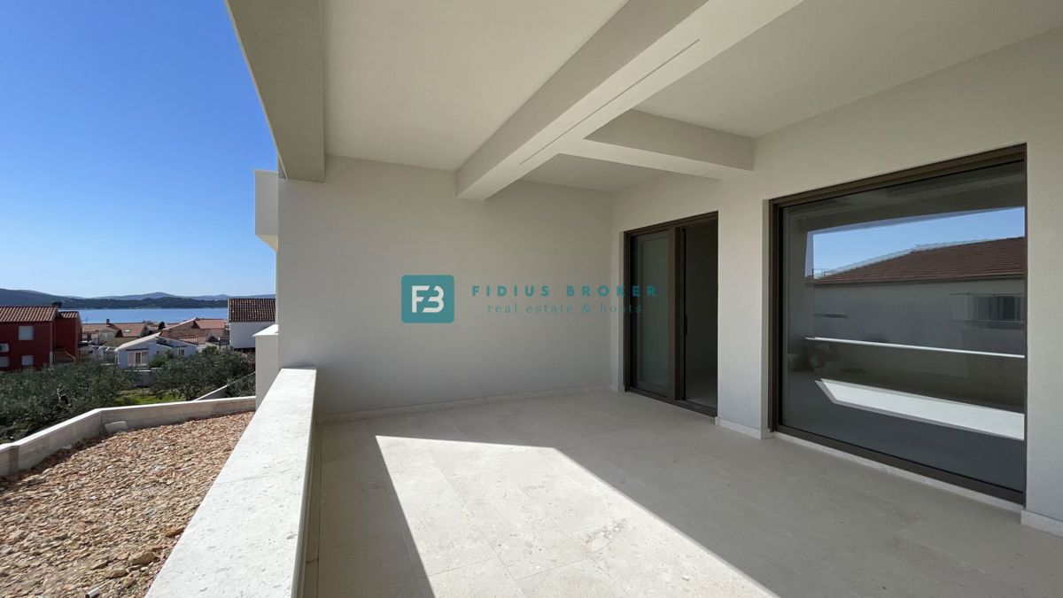 VODICE, novogradnja, pritličje, dvigalo, shramba