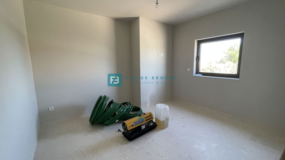 VODICE, novogradnja, pritličje, dvigalo, shramba