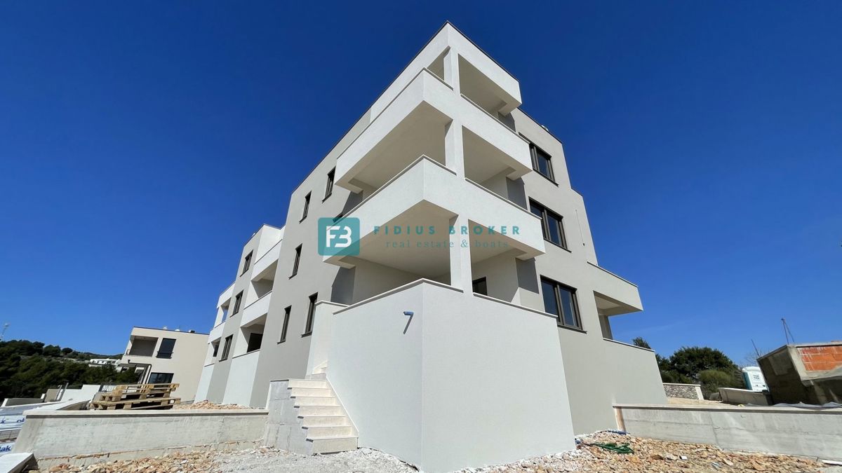 VODICE, novogradnja, pritličje, dvigalo, shramba